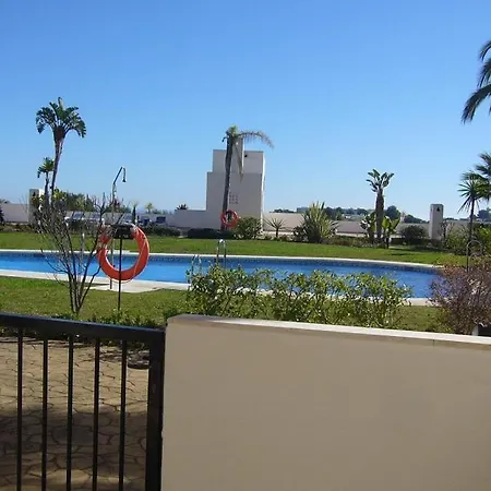 Lovely 3 Bed Ground Floor Corner In Prestige Complex Appartement *